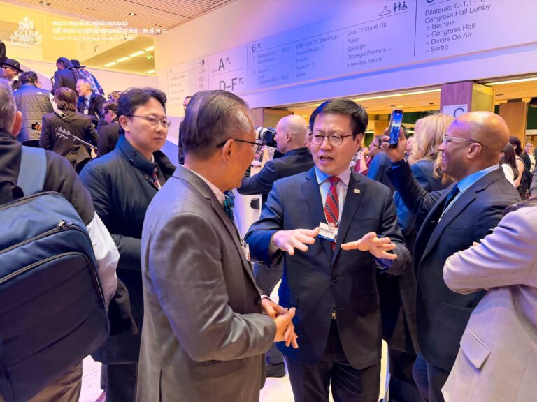 Meeting with H.E. YEO Han-Koo, Trade Minister, Ministry of Trade, Industry and Resource